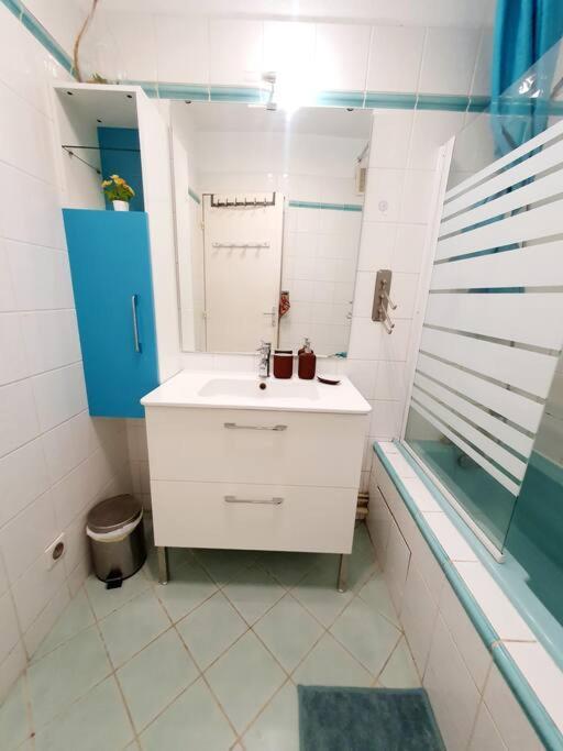 Appartement Avec 3 Chambres 80M2 Plein Sud Marignane Exteriör bild