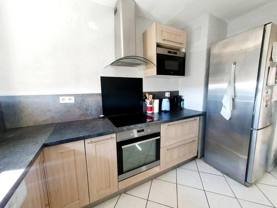 Appartement Avec 3 Chambres 80M2 Plein Sud Marignane Exteriör bild
